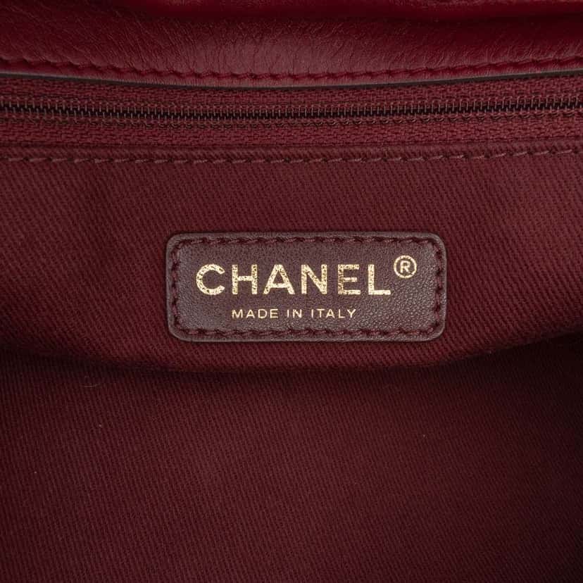 Chanel Small Quilted Calfskin Perfect Edge Tote Red Leather Good condition - Box View