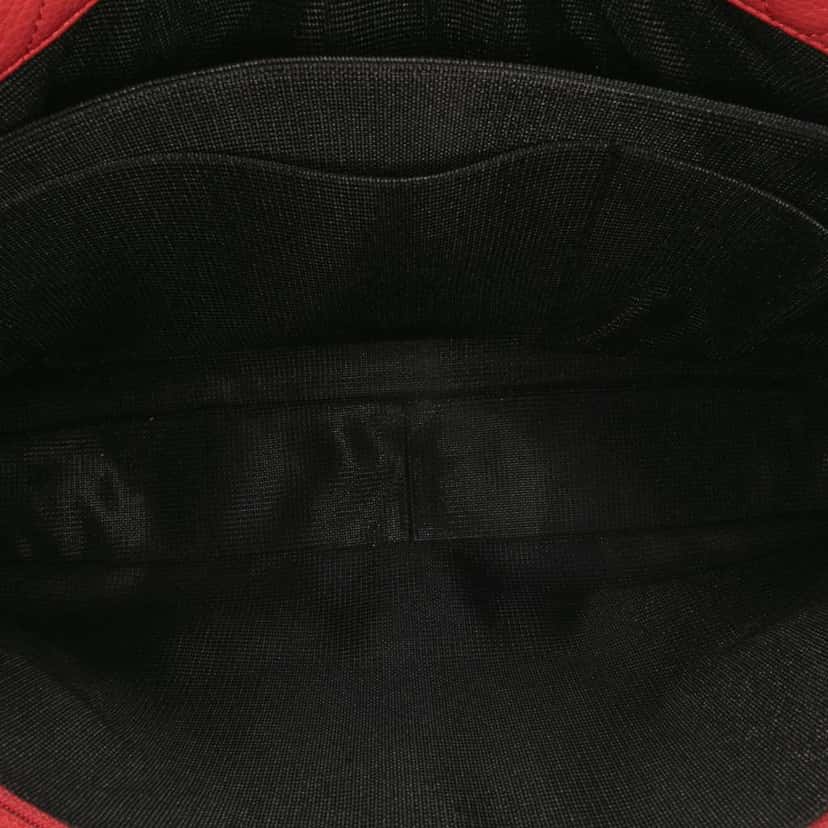 Chanel XXL Quilted Calfskin Travel Flap Red Leather Good condition - Model View