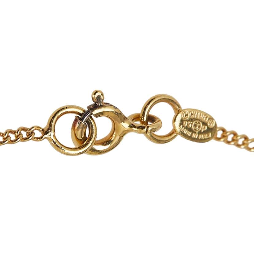 Chanel Gold Plated Acrylic Double CC Pendant Necklace Gold Metal Good condition - Model View