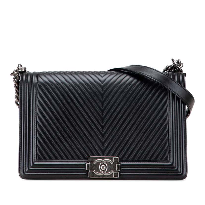 Chanel Medium Chevron Calfskin Boy Flap Black Leather Good condition - Front View