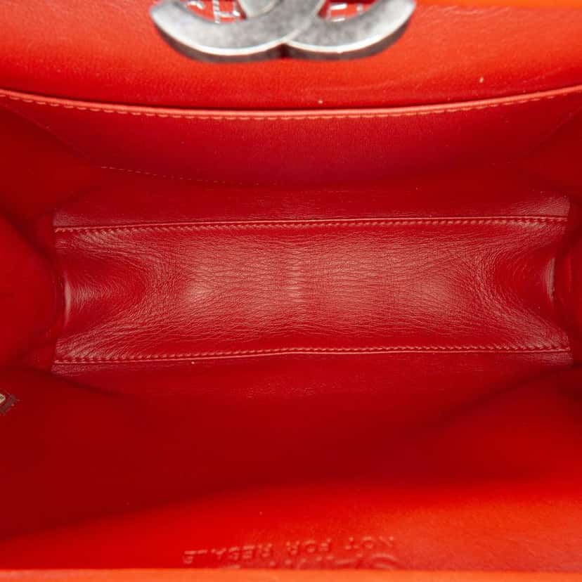 Chanel Multicolor Tweed and Leather Quadrato Box Shoulder Bag Orange Tweed Fair condition - Model View