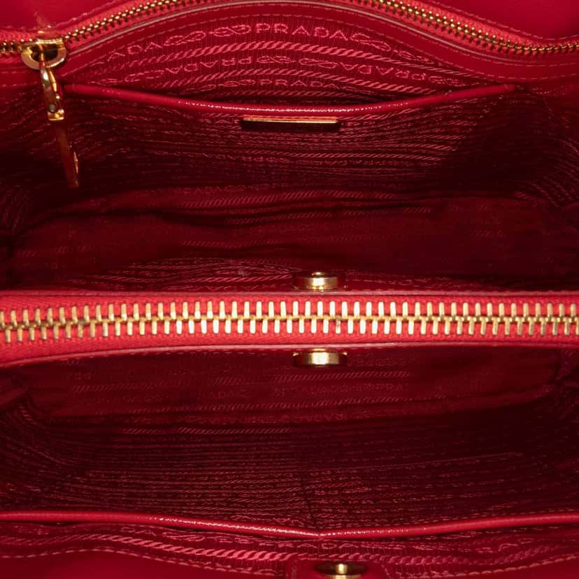 Prada Large Saffiano Vernice Galleria Satchel Red Leather Good condition - Model View