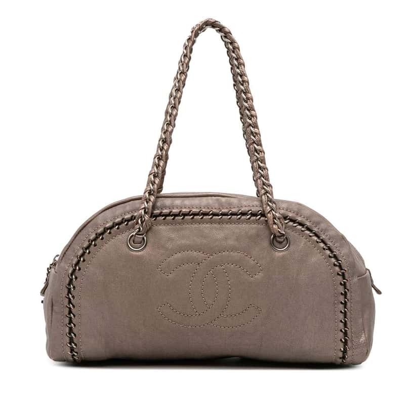 Chanel Medium Calfskin Luxe Ligne Bowler Bag Brown Leather Good condition - Front View