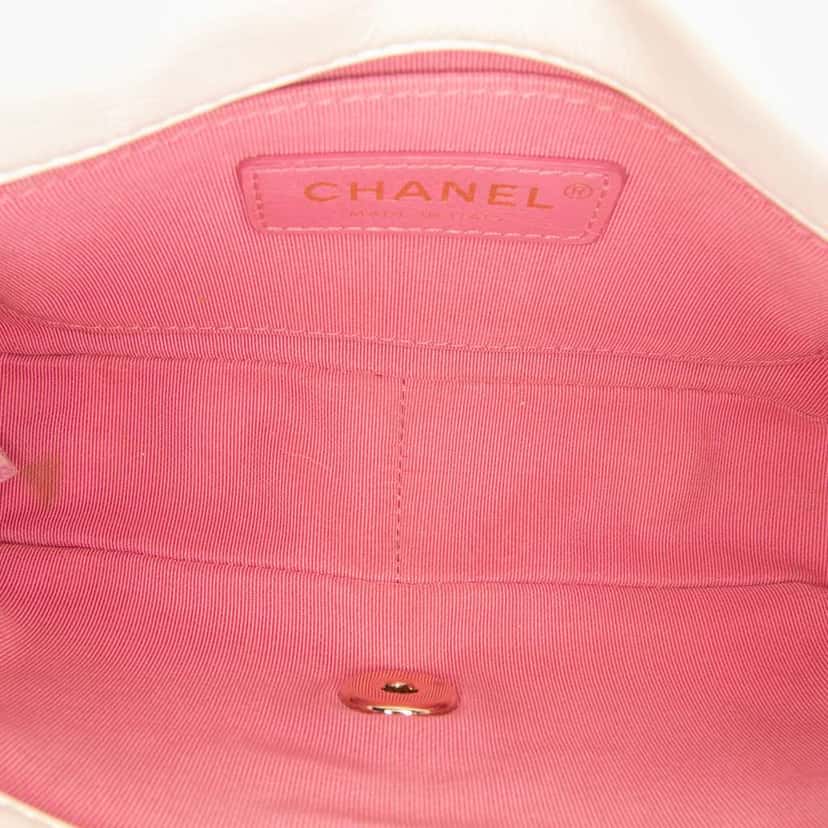 Chanel Small Lambskin Entwined Chain Flap White Leather Good condition - Model View