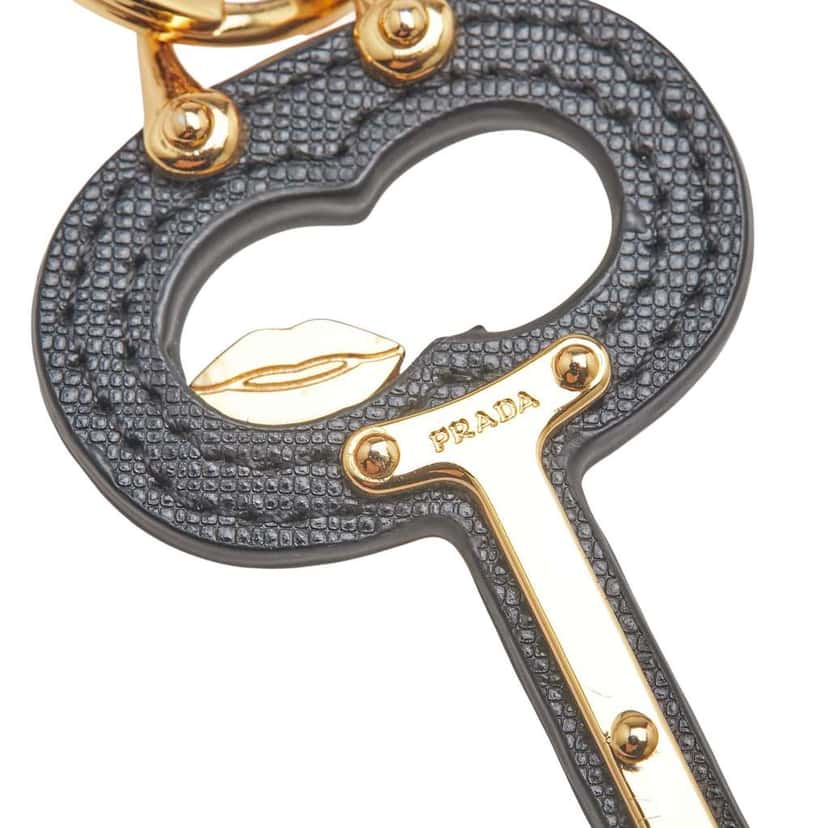 Prada Saffiano Lip Key Chain Black Leather Very good condition - Inside View