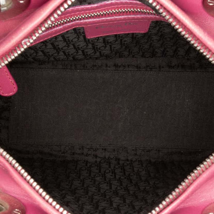 Dior Medium Lambskin Cannage Lady Dior Purple Leather Good condition - Model View