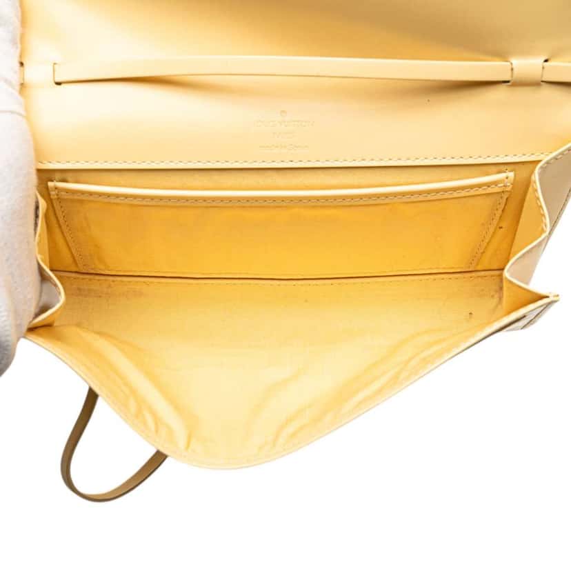 Louis Vuitton Epi Honfleur Yellow Leather Good condition - Model View