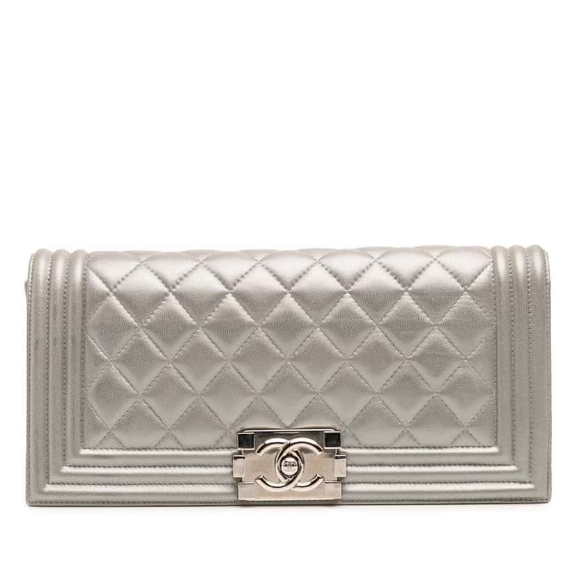 Chanel Quilted Lambskin Boy Flap Clutch Silver Leather Good condition - Front View