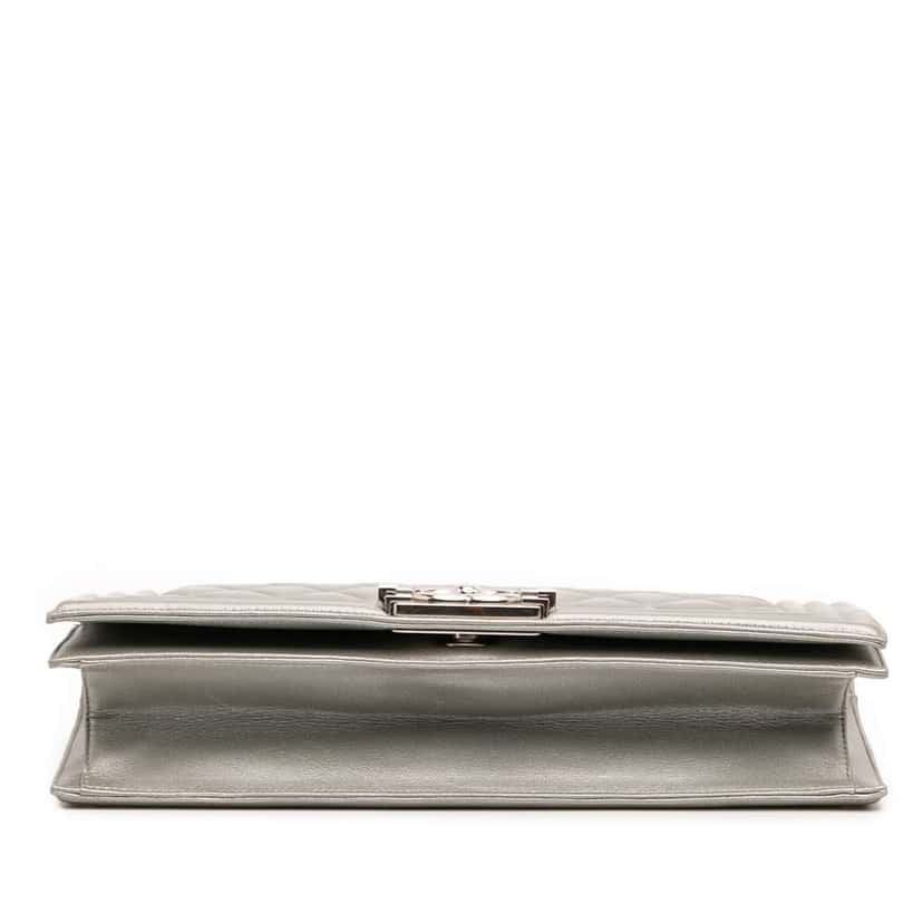 Chanel Quilted Lambskin Boy Flap Clutch Silver Leather Good condition - Inside View