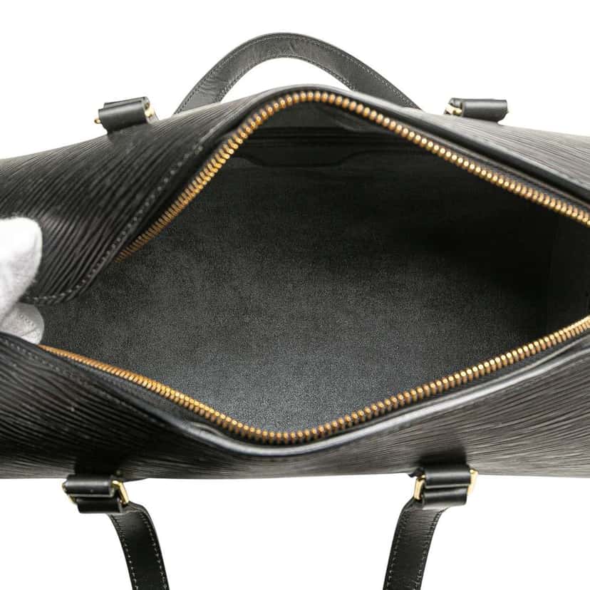 Louis Vuitton Epi Soufflot Black Leather Good condition - Model View