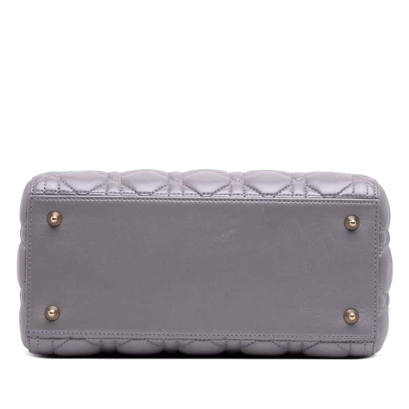 Dior Medium Pearlescent Lambskin Cannage Lady Dior Grey Leather Good condition - Inside View