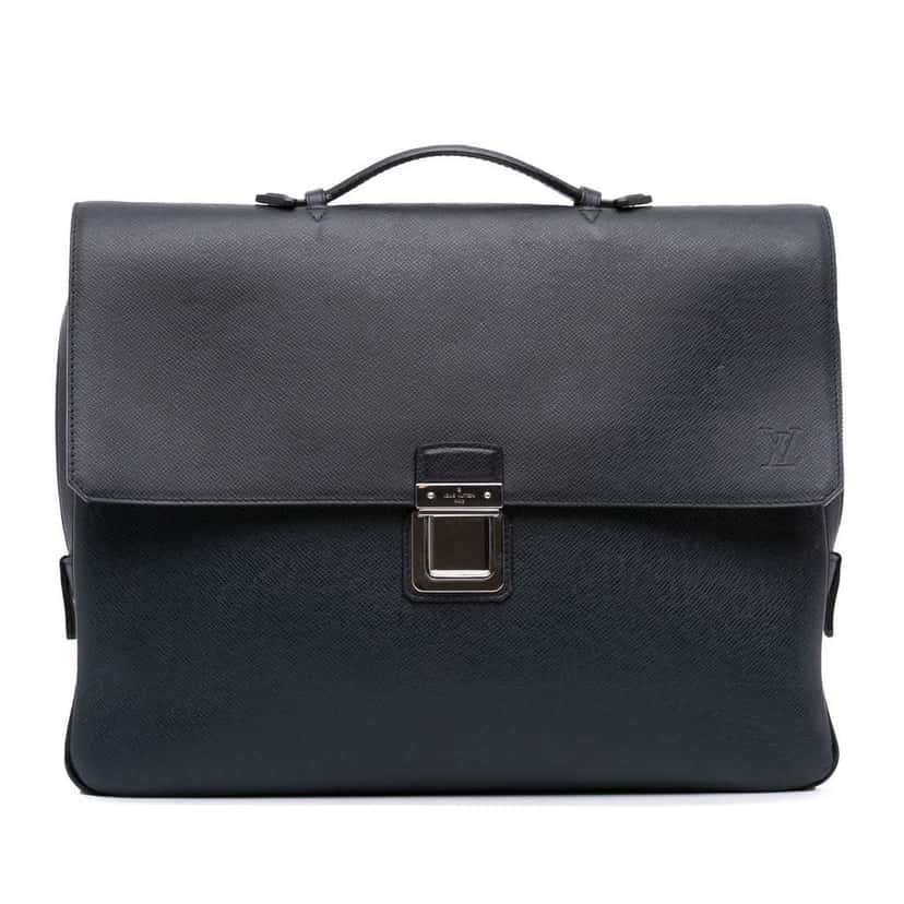Louis Vuitton Taiga Vassili PM Black Leather Good condition - Front View
