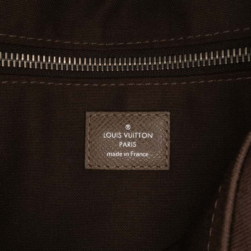 Louis Vuitton Taiga Roman PM Brown Leather Good condition - Box View