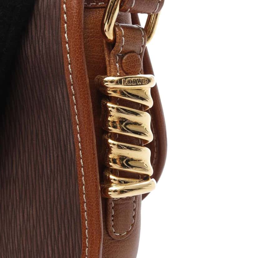 Loewe Leather Velasquez Twist Crossbody Brown Leather Good condition - Model View
