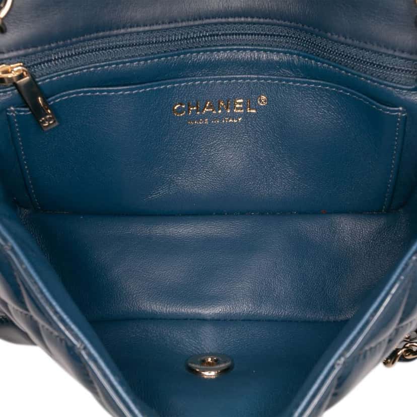 Chanel Mini Rectangular Classic Patent Single Flap Blue Leather Good condition - Model View