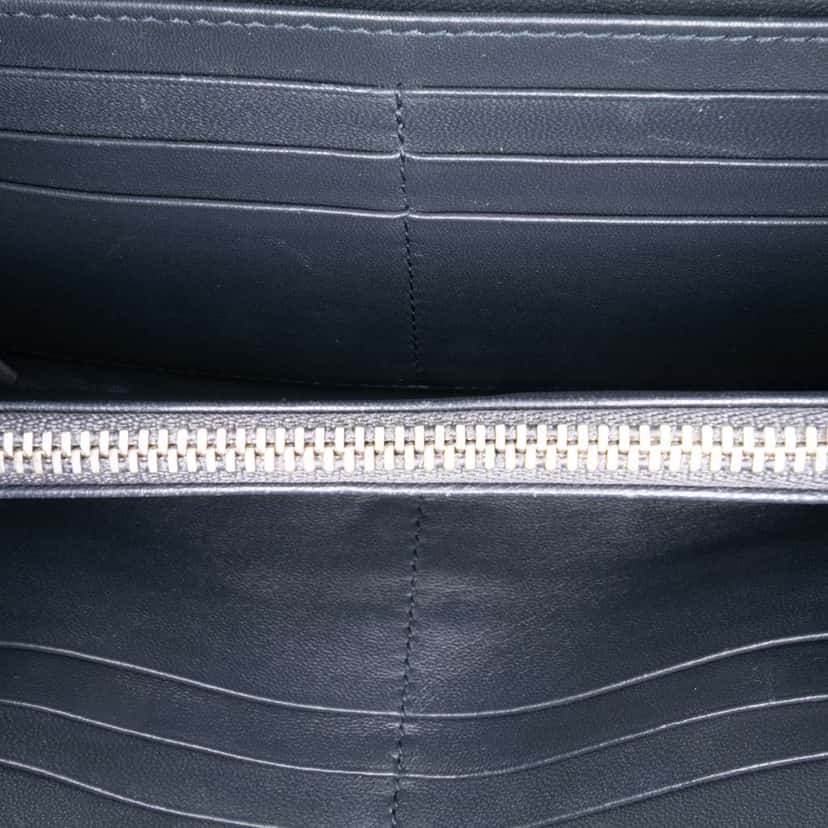 Dior Metallic Patent Microcannage Diorama Wallet on Chain Blue Leather Good condition - Model View