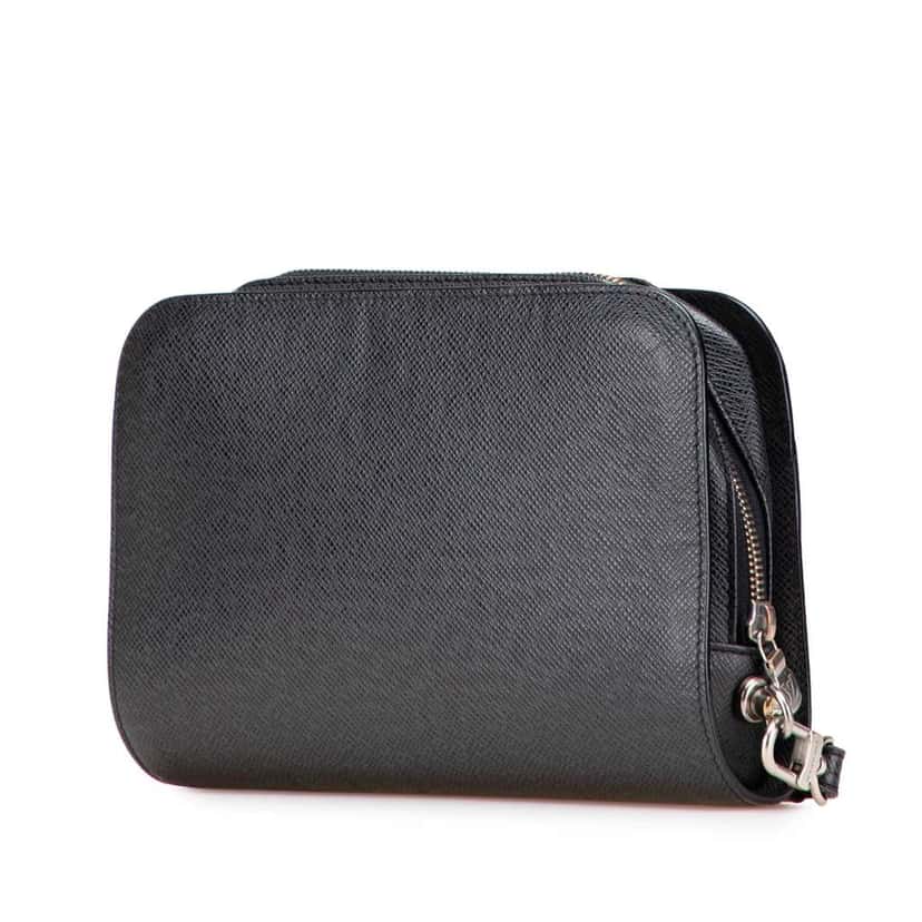 Louis Vuitton Taiga Baikal Black Leather Good condition - Inside View