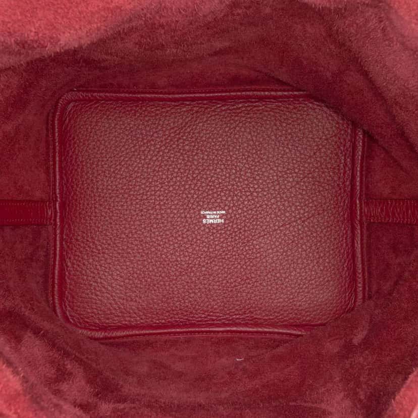 Hermès Clemence Picotin Lock 22 Red Leather Good condition - Model View