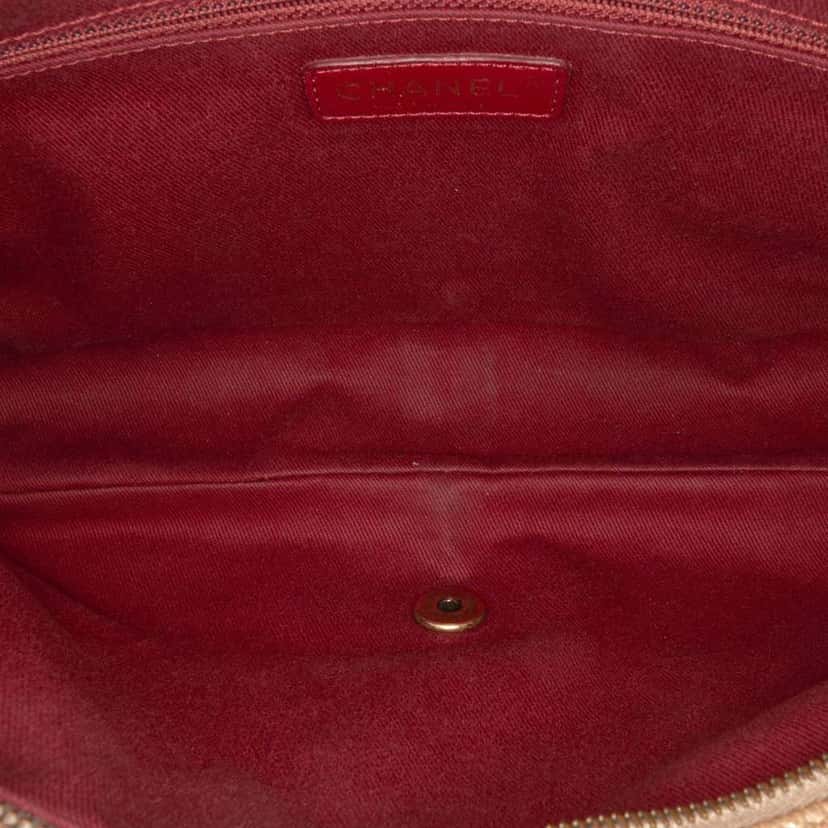 Chanel Large Quilted Caviar Shiva Flap Brown Leather Good condition - Model View