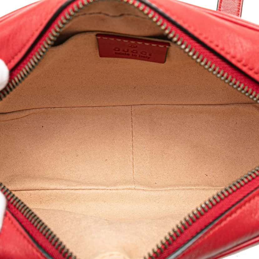 Gucci Mini GG Marmont Matelasse Leather Crossbody Red Leather Good condition - Model View