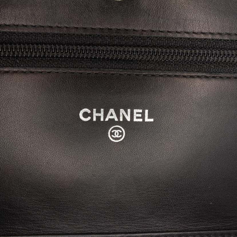 Chanel CC Quilted Patent Wallet On Chain Black Leather Good condition - Box View