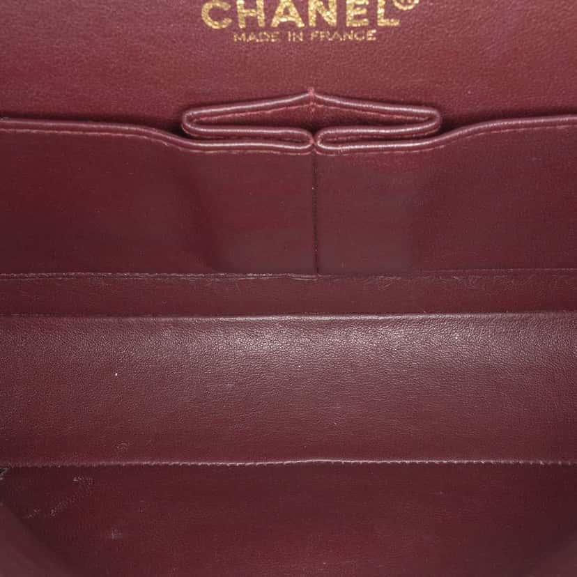 Chanel Medium Classic Lambskin Double Flap Black Leather Good condition - Model View