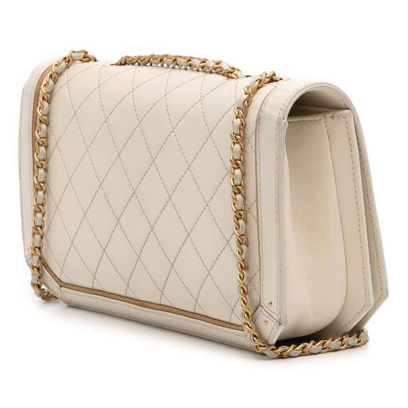 Chanel Medium Quilted Calfskin Octagon CC Clasp Flap White Leather Very good condition - Back View