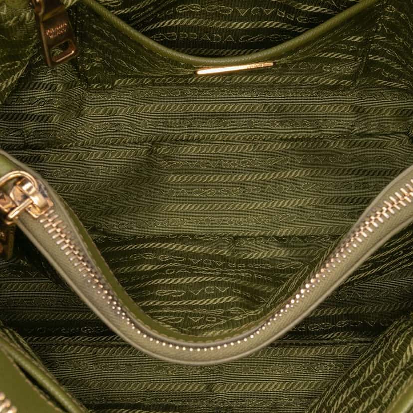 Prada Medium Saffiano Lux Promenade Satchel Green Leather Good condition - Model View
