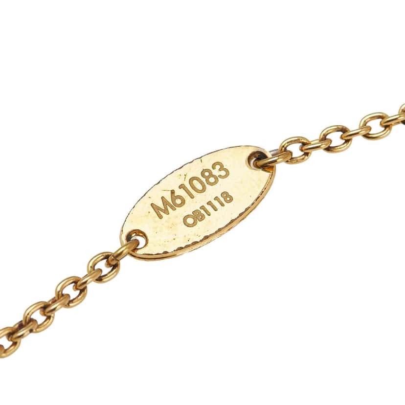Louis Vuitton Gold Plated Essential V Necklace Gold Metal Very good condition - Model View