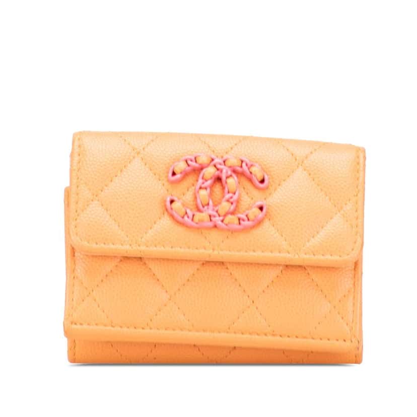 Chanel Quilted Caviar 19 Compact Flap Wallet Orange Leather Good condition - Front View