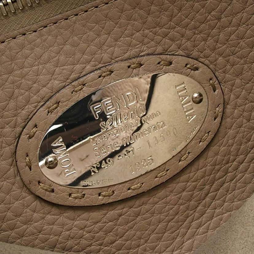 Fendi Medium Leather Selleria Peekaboo Iconic Satchel Brown Leather Good condition - Box View
