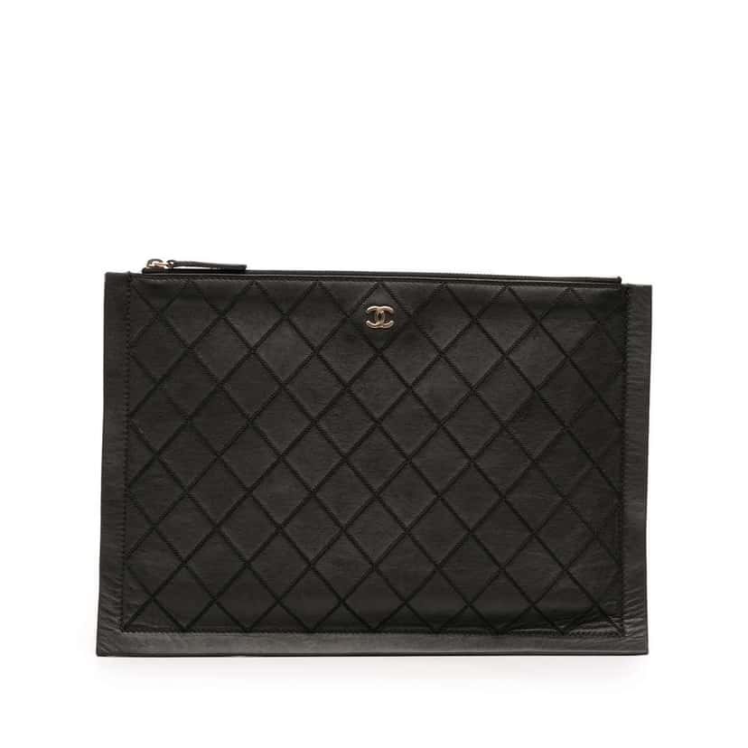 Chanel CC Stitched Lambskin Clutch Black Leather Good condition - Front View