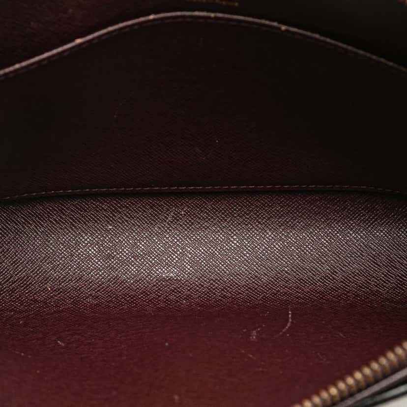 Louis Vuitton Taiga Pochette Baikal Red Leather Good condition - Model View
