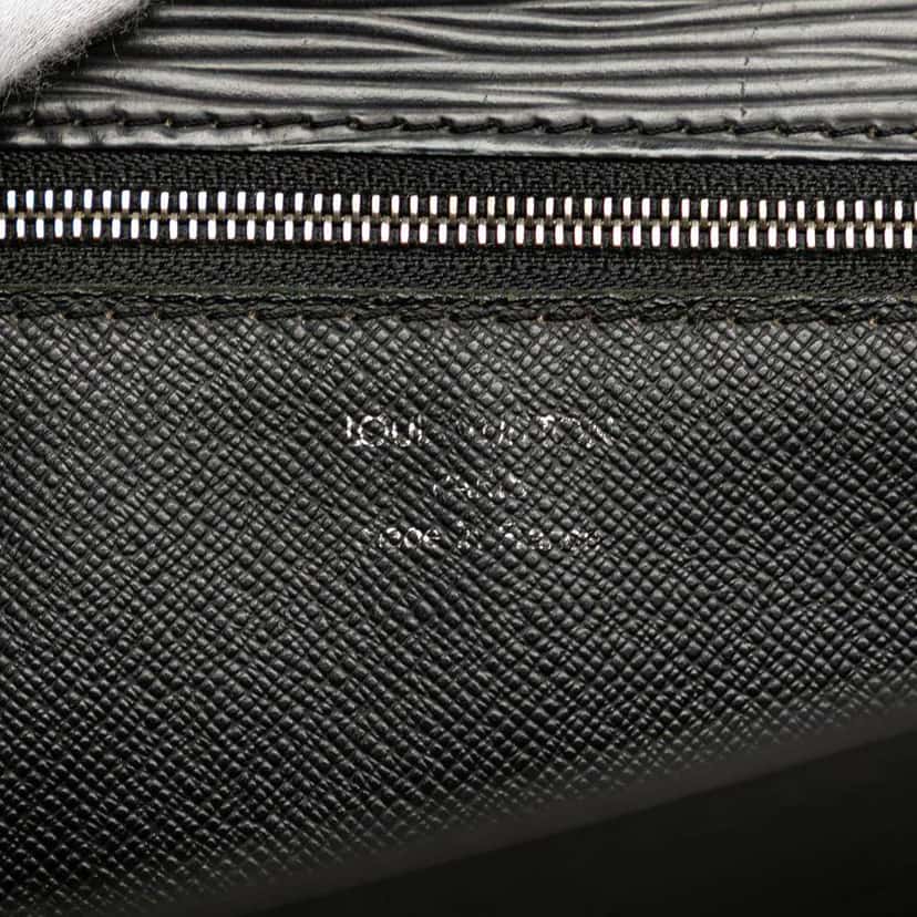 Louis Vuitton Epi Monceau 28 Black Leather Good condition - Box View