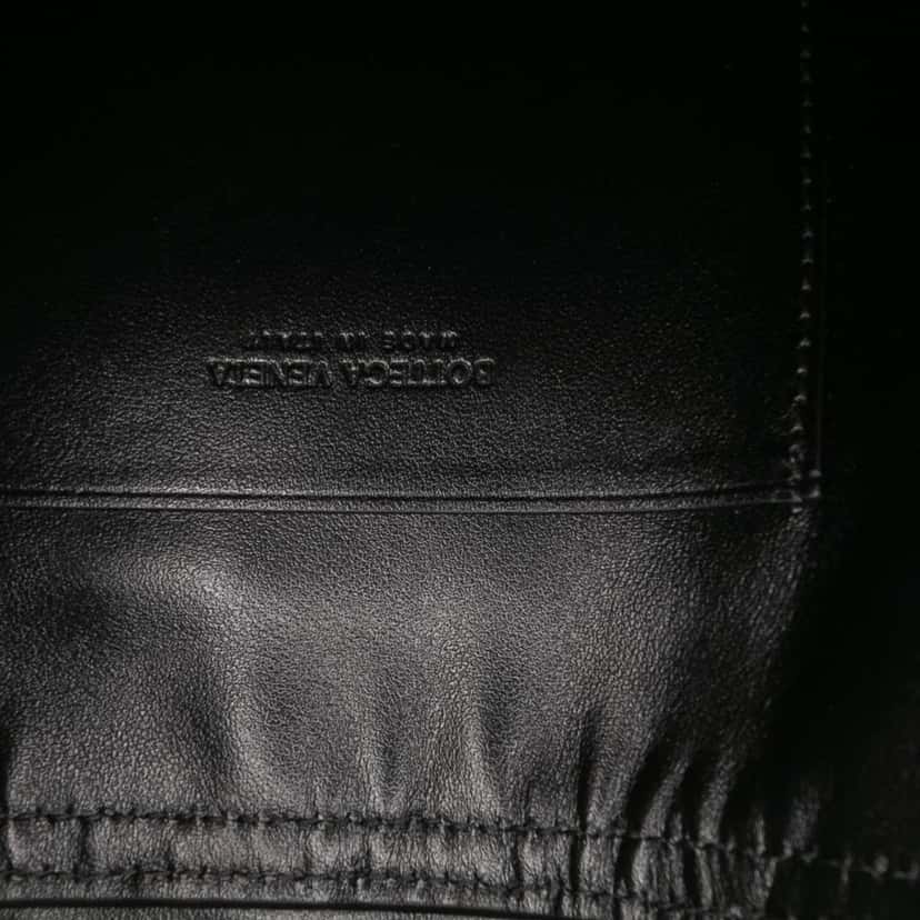 Bottega Veneta Calfskin Intrecciato Solstice Phone Pouch Black Leather Very good condition - Box View