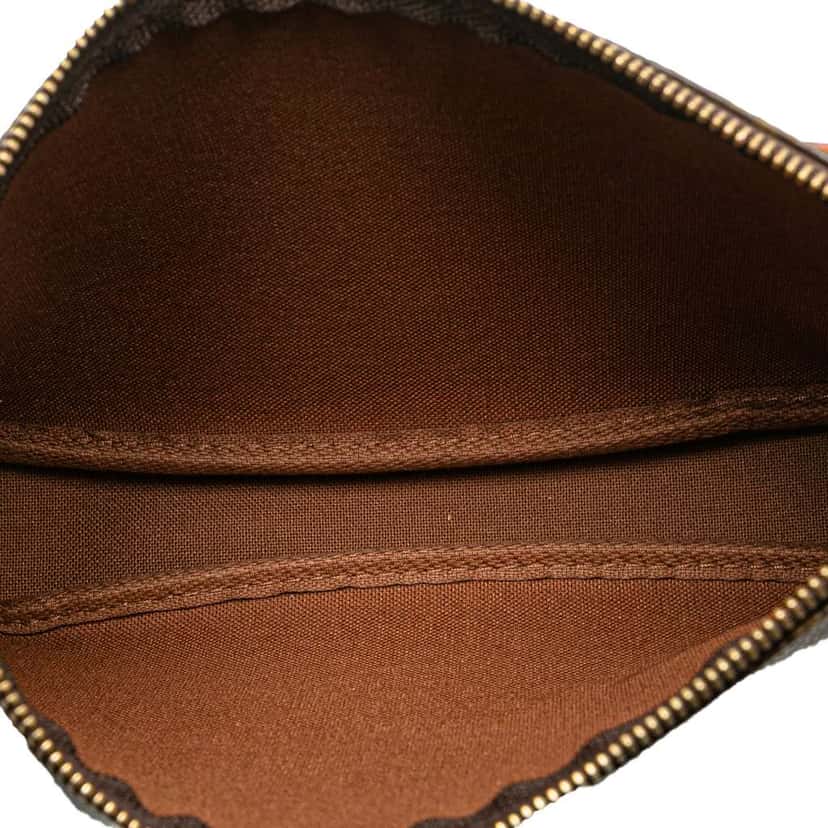 Louis Vuitton Monogram Pochette Accessoires Brown Canvas Good condition - Model View