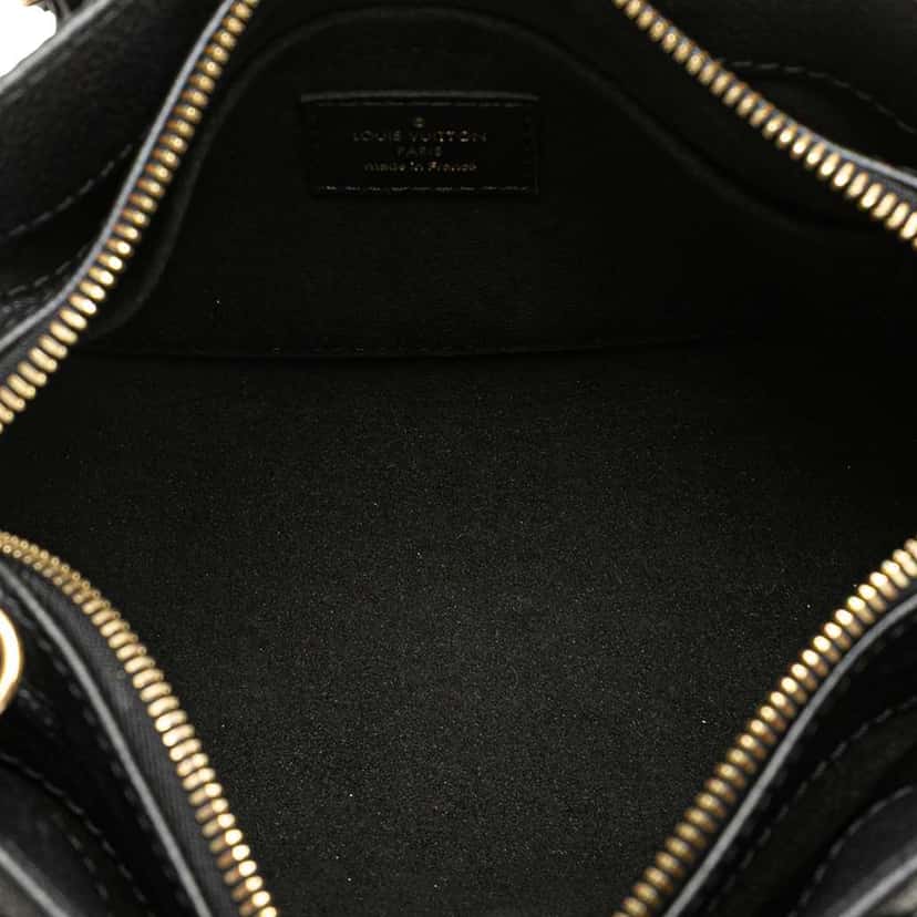 Louis Vuitton Monogram Giant Empreinte OnTheGo East West Black Leather Good condition - Model View