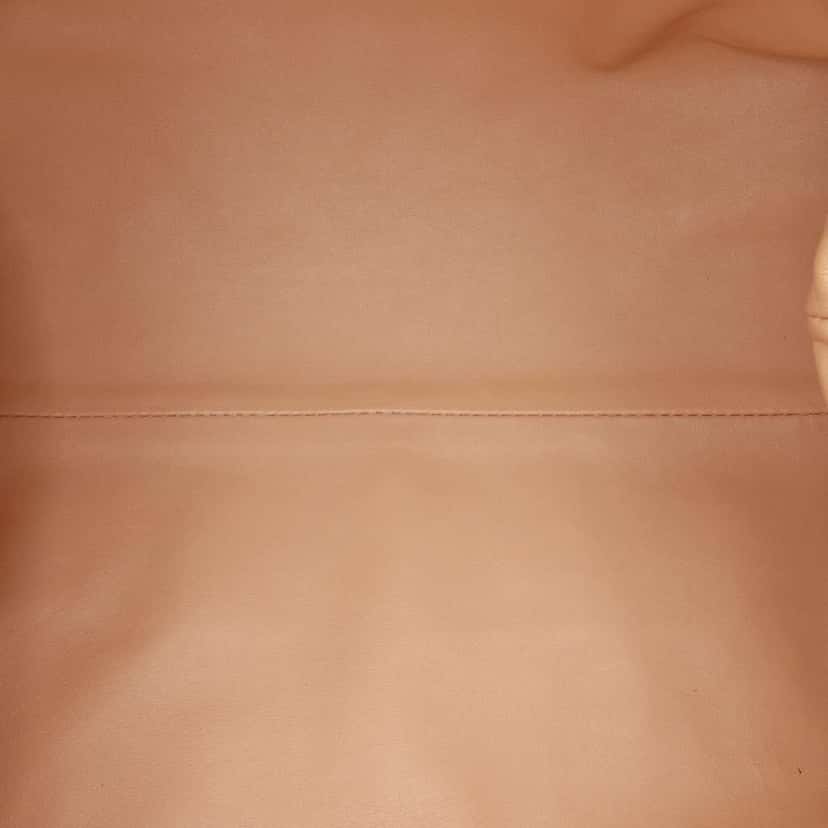 Bottega Veneta Lambskin The Pouch Brown Leather Good condition - Model View