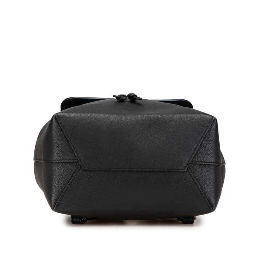 Louis Vuitton Taurillon Lockme Backpack Black Leather Very good condition - Inside View