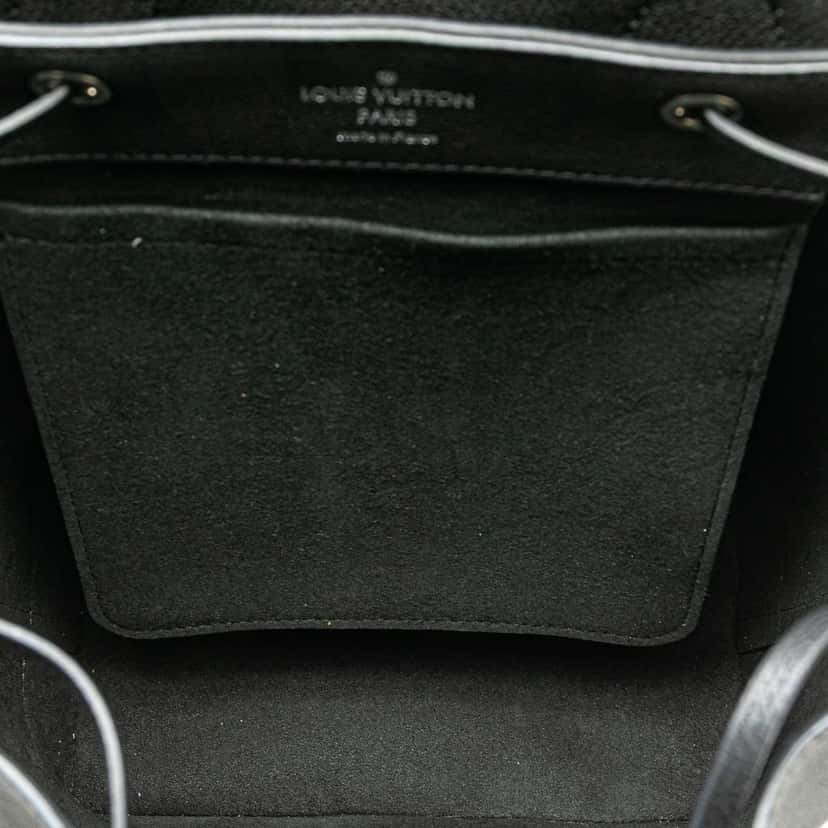 Louis Vuitton Taurillon Lockme Backpack Black Leather Very good condition - Model View
