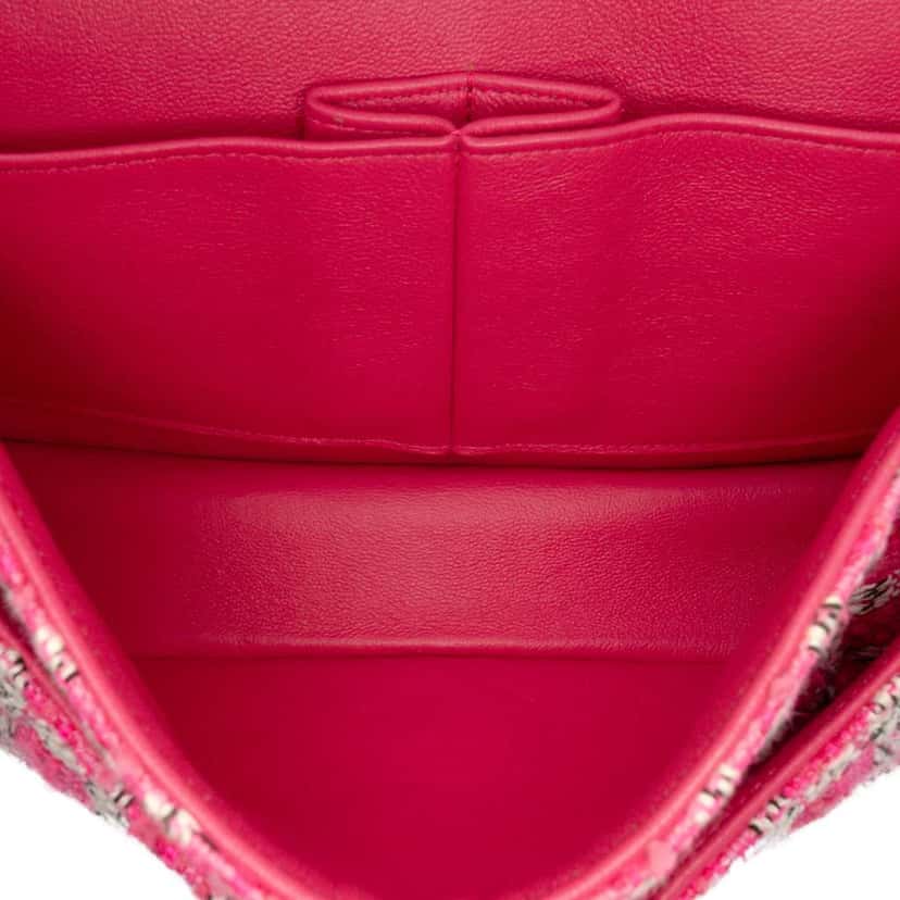 Chanel Medium Classic Tweed Double Flap Pink Tweed Good condition - Model View