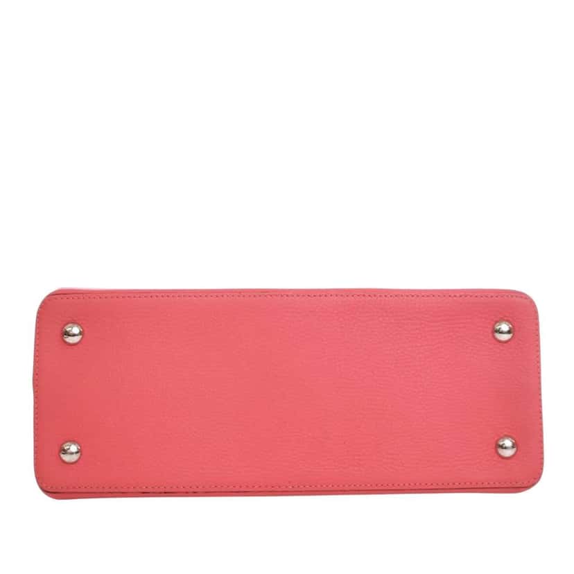 Louis Vuitton Taurillon Capucines MM Pink Leather Good condition - Model View