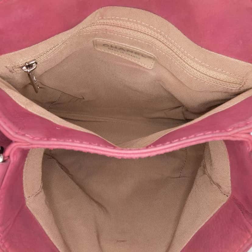 Chanel Mini Quilted Nubuck Trianon Messenger Flap Pink Leather Good condition - Model View