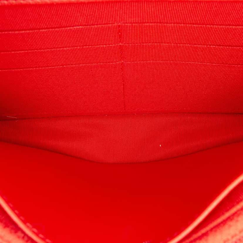 Chanel CC Quilted Lambskin Wallet on Chain Red Leather Good condition - Model View
