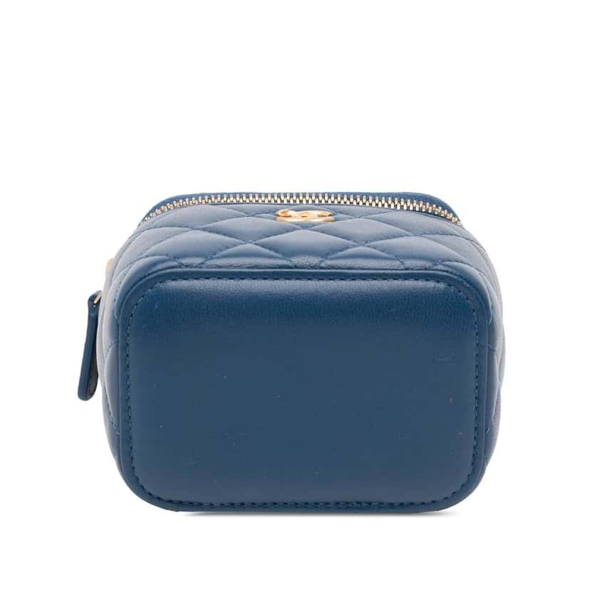 Chanel Mini Quilted Lambskin Pearl Crush Vanity Case With Chain Blue Leather Good condition - Inside View