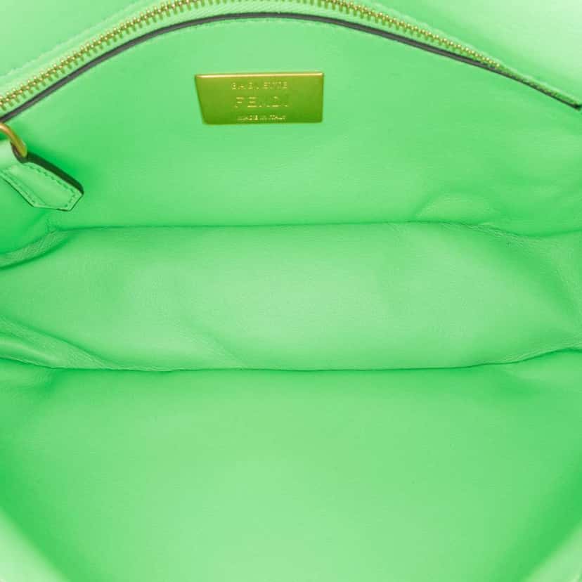 Fendi Zucca Embossed Leather Chain Midi Baguette Green Leather Very good condition - Model View