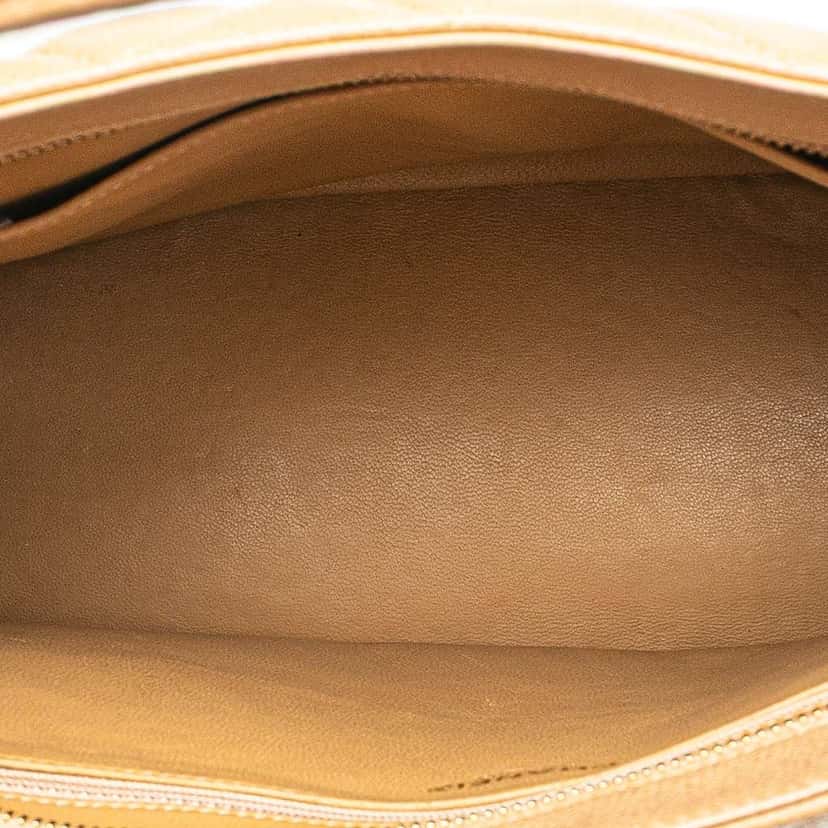 Chanel Caviar Medallion Tote Brown Leather Good condition - Model View