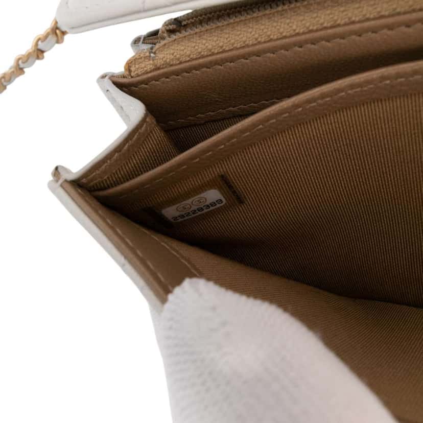Chanel CC Quilted Goatskin Chic Pearls Wallet on Chain White Leather Good condition - Box View