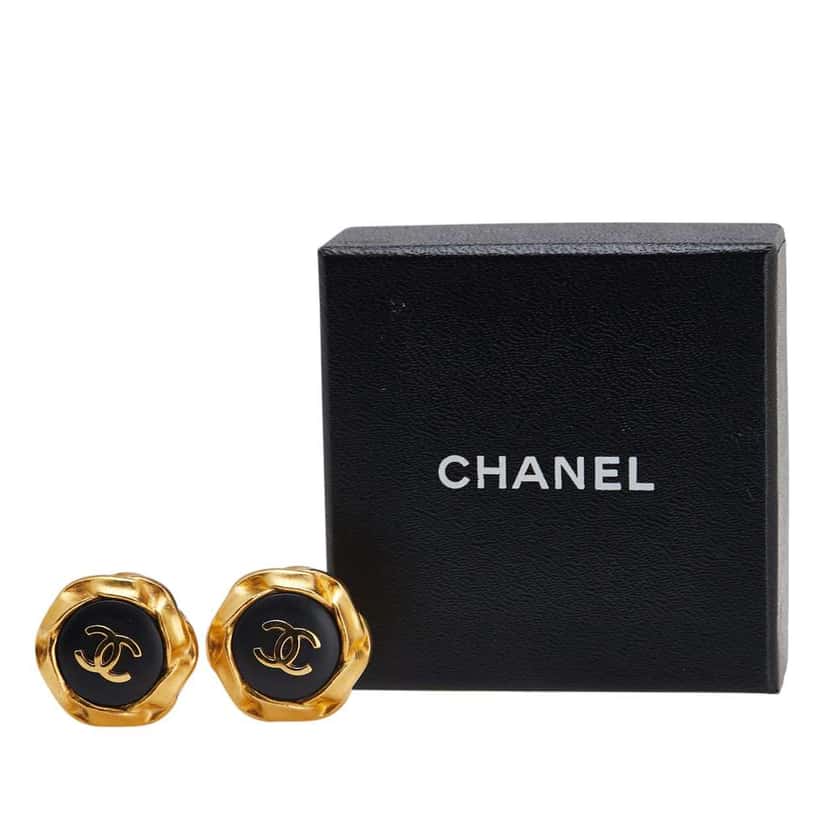 Chanel Gold Plated and Acrylic CC Hexagon Clip On Earrings Gold Metal Good condition - Model View