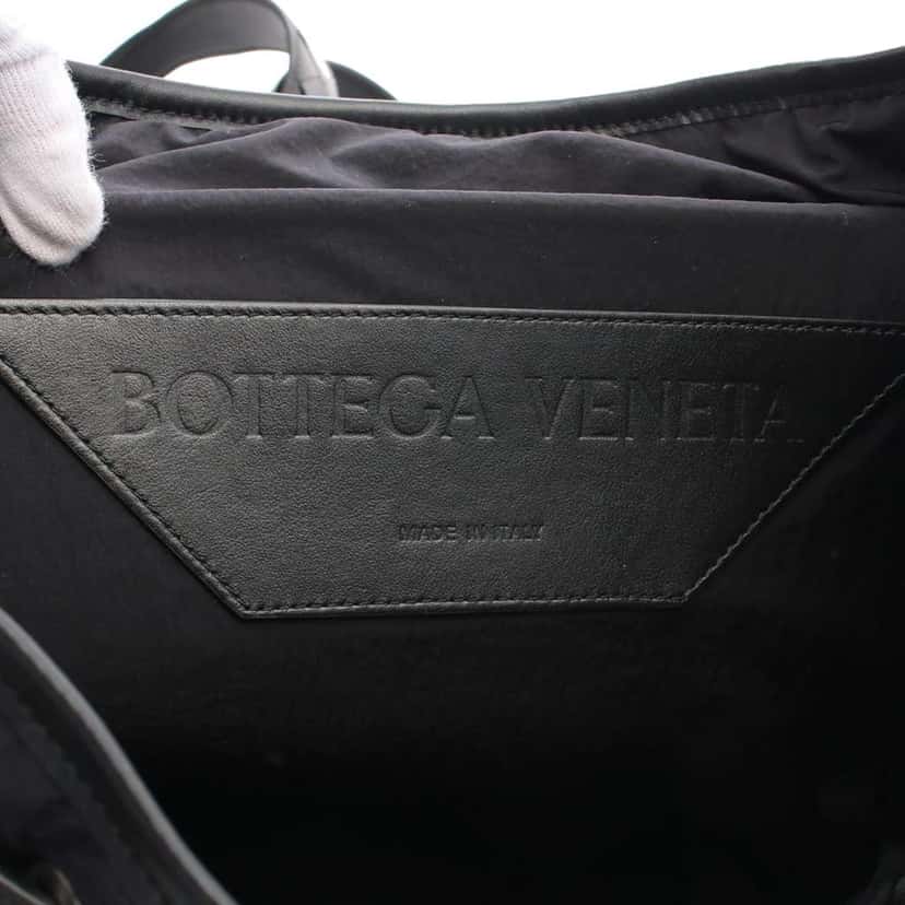 Bottega Veneta Intrecciato Trimmed Nylon Crossroad Backpack Black Very good condition - Model View